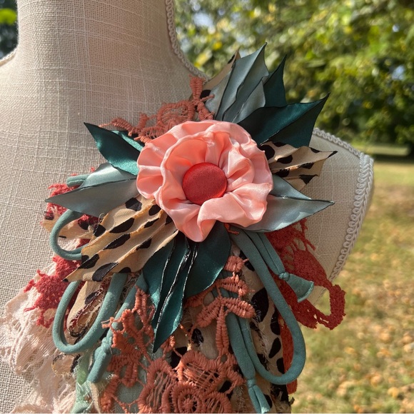 Medium Sized Scrappy Flower Pin/Brooch - Picture 2 of 2